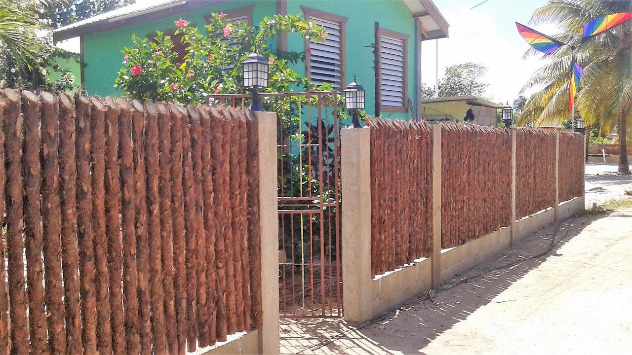 The Funky Dodo Backpackers Hostel Hopkins Exterior foto
